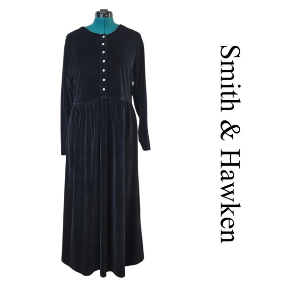 Smith & Hawken Dresses & Skirts - Smith & Hawken‎ Vintage Velvet Maxi Dress Womens L Long Sleeve Button Pockets